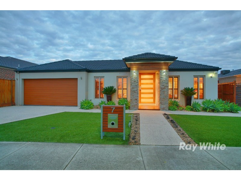 7 Locky Grove, Lyndhurst VIC 3975