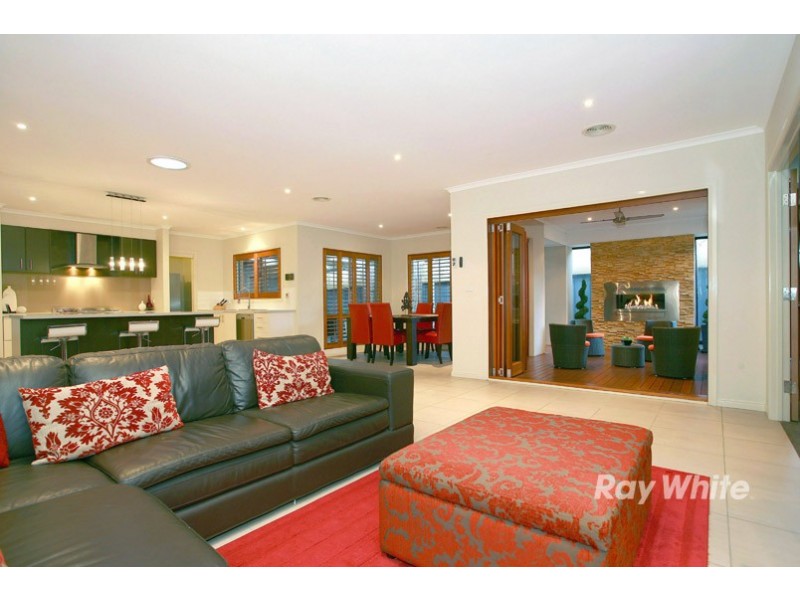 7 Locky Grove, Lyndhurst VIC 3975