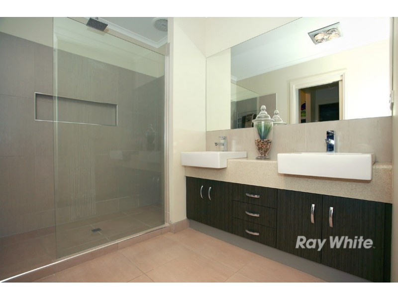 7 Locky Grove, Lyndhurst VIC 3975
