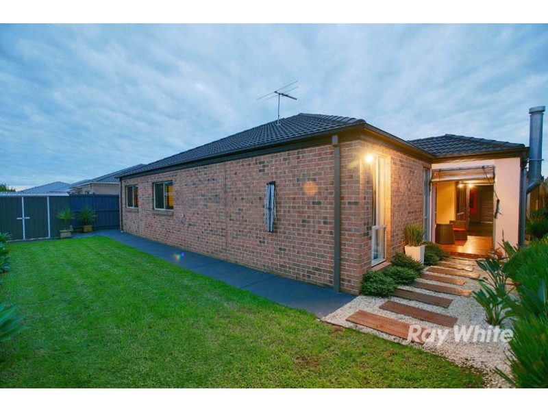 7 Locky Grove, Lyndhurst VIC 3975