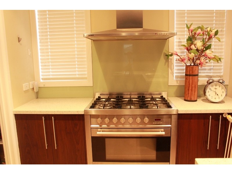 4 Westwood Road, Cranbourne East VIC 3977