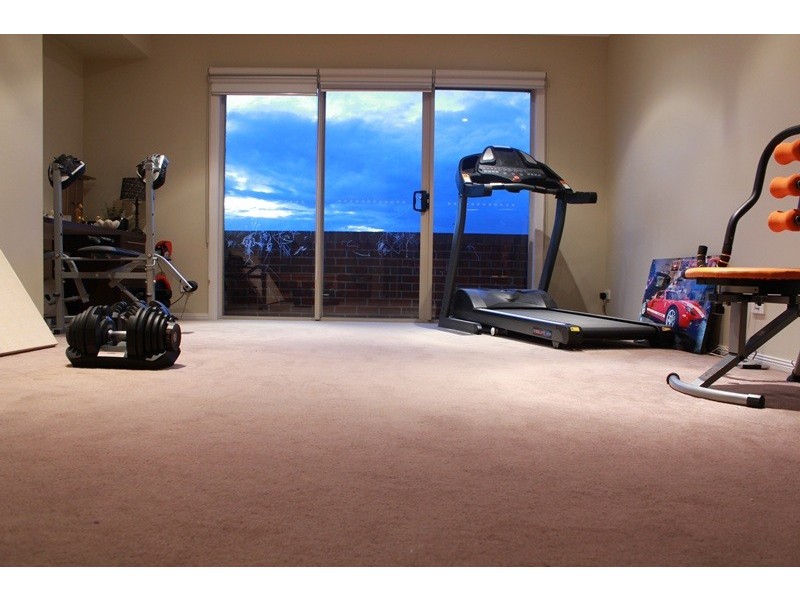 4 Westwood Road, Cranbourne East VIC 3977