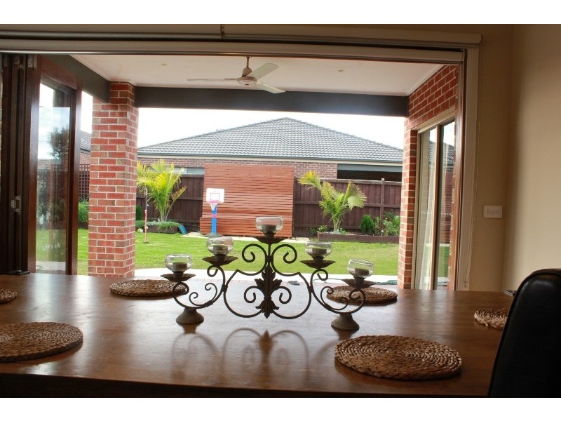 4 Westwood Road, Cranbourne East VIC 3977