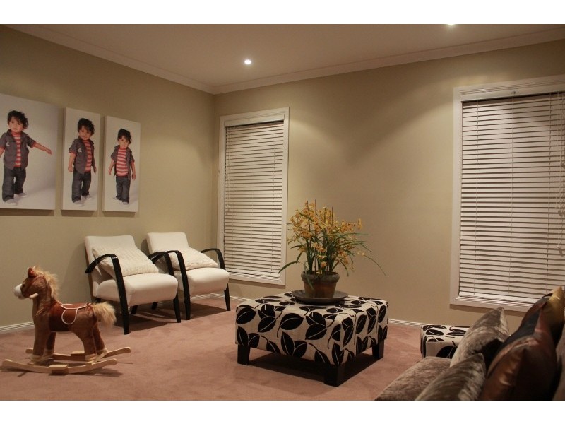 4 Westwood Road, Cranbourne East VIC 3977