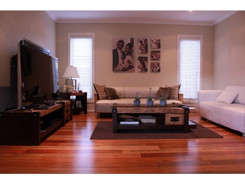 4 Westwood Road, Cranbourne East VIC 3977