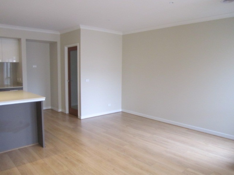 2 Jonesys Lane, Clyde North VIC 3978