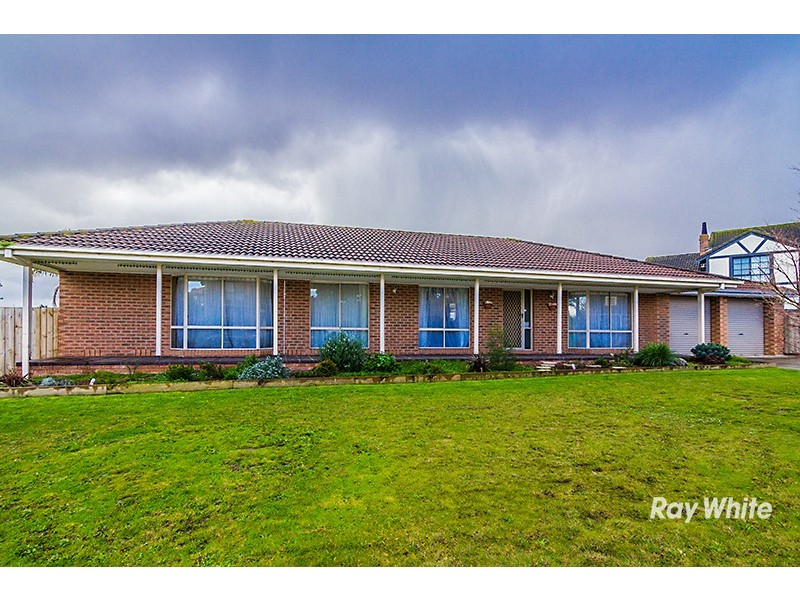 1 Flora Court, Cranbourne North VIC 3977