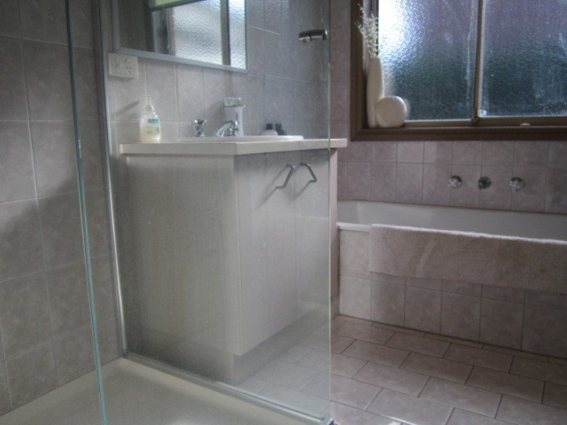 1 Flora Court, Cranbourne North VIC 3977