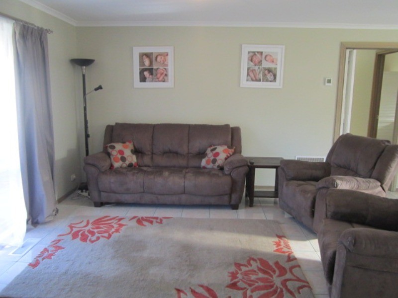 1 Flora Court, Cranbourne North VIC 3977