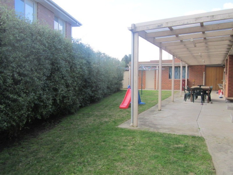 1 Flora Court, Cranbourne North VIC 3977