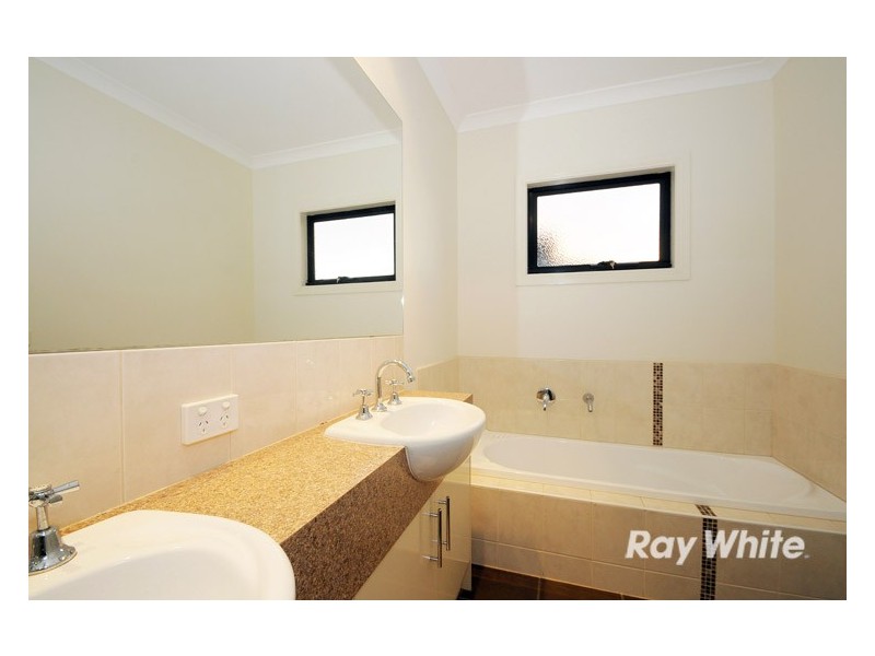 1/16 Sedgwick Court, Lynbrook VIC 3975