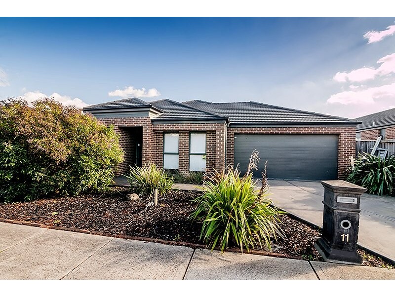 11 Stanhope Avenue, Berwick VIC 3806