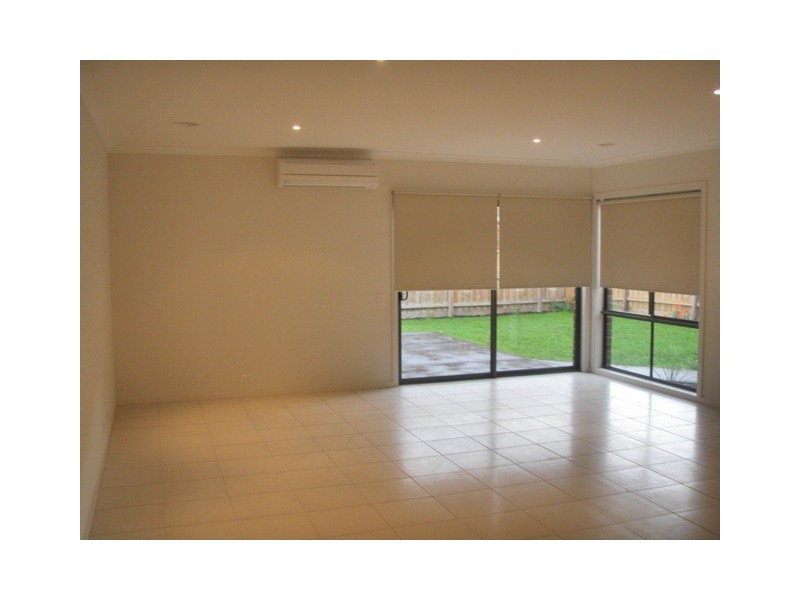 11 Stanhope Avenue, Berwick VIC 3806