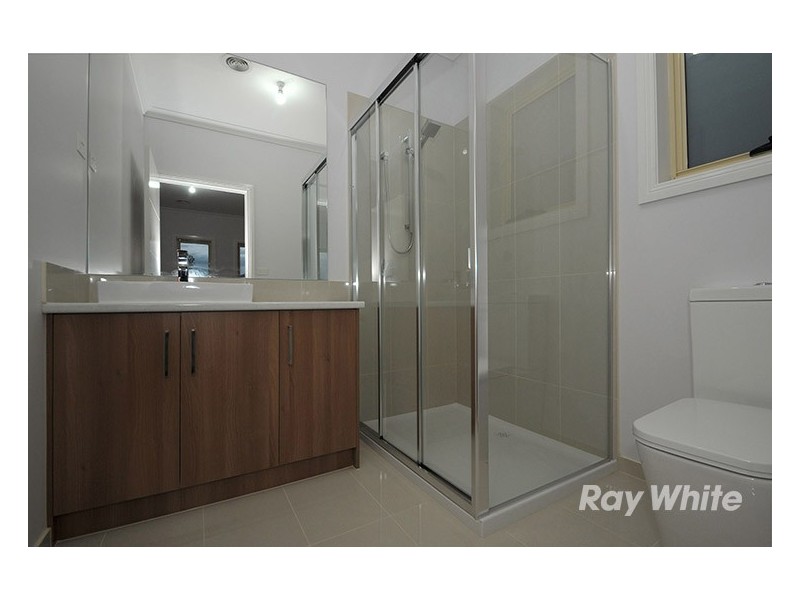 18 Appaloosa Grove, Clyde North VIC 3978