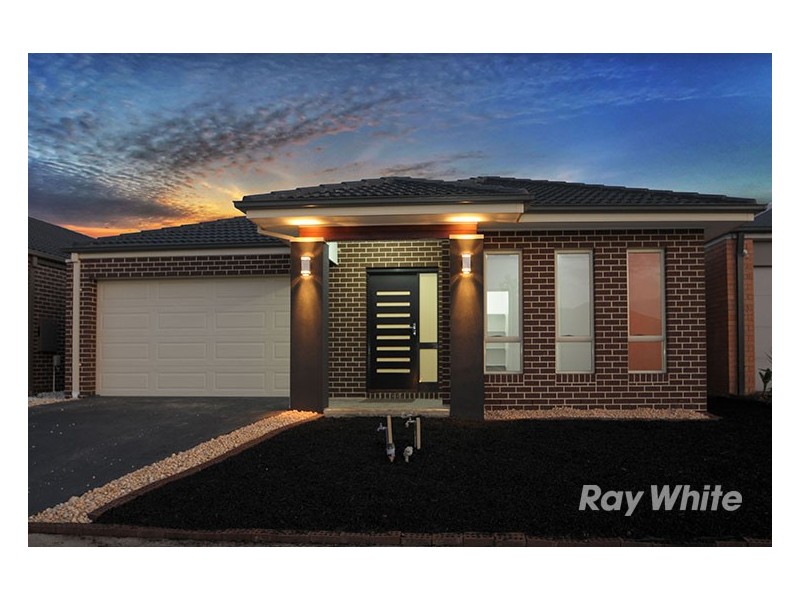 18 Appaloosa Grove, Clyde North VIC 3978