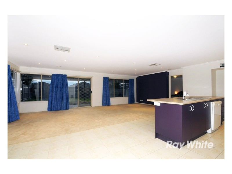 21 Elliott Parade, Lynbrook VIC 3975