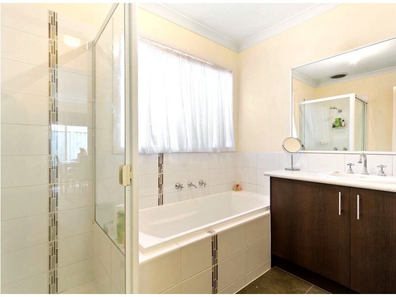 21 Pipetrack Circuit, Cranbourne East VIC 3977