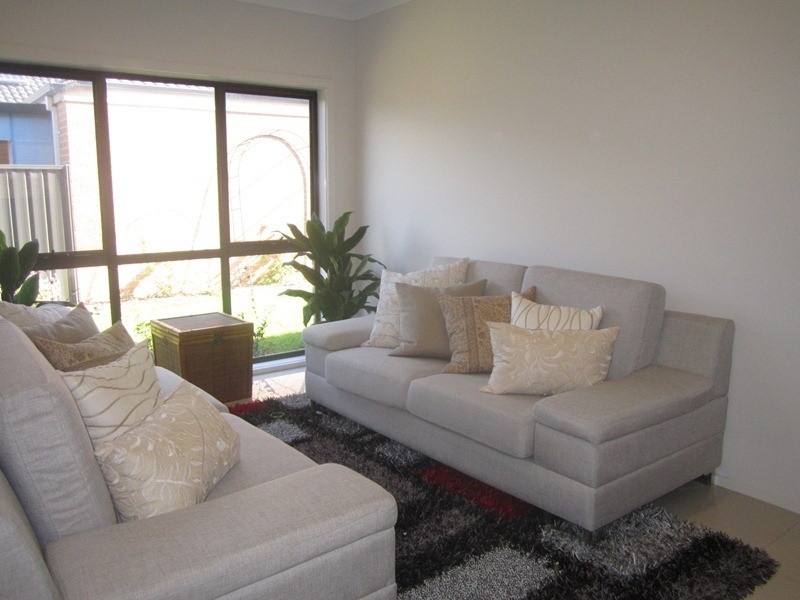 43 Fortuna Crescent, Cranbourne West VIC 3977