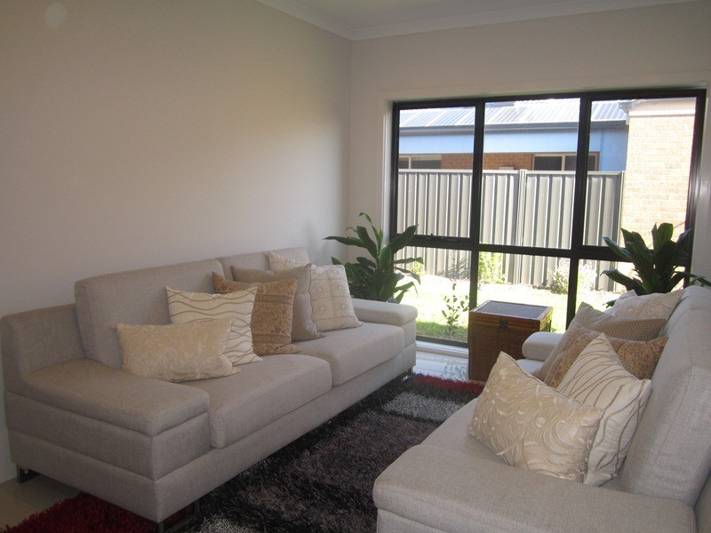 43 Fortuna Crescent, Cranbourne West VIC 3977