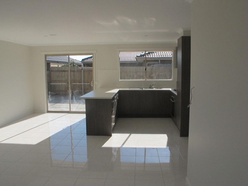 2/9 Burnnett Court, Longwarry VIC 3816