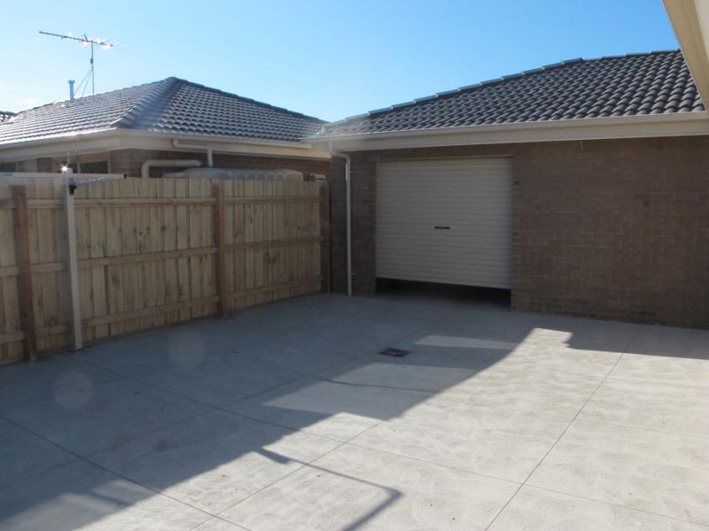 2/9 Burnnett Court, Longwarry VIC 3816