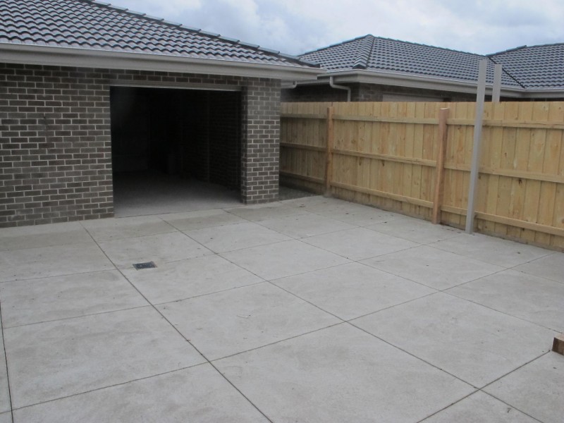 2/9 Burnnett Court, Longwarry VIC 3816