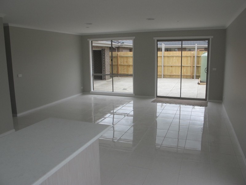2/9 Burnnett Court, Longwarry VIC 3816