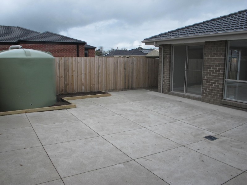 2/9 Burnnett Court, Longwarry VIC 3816