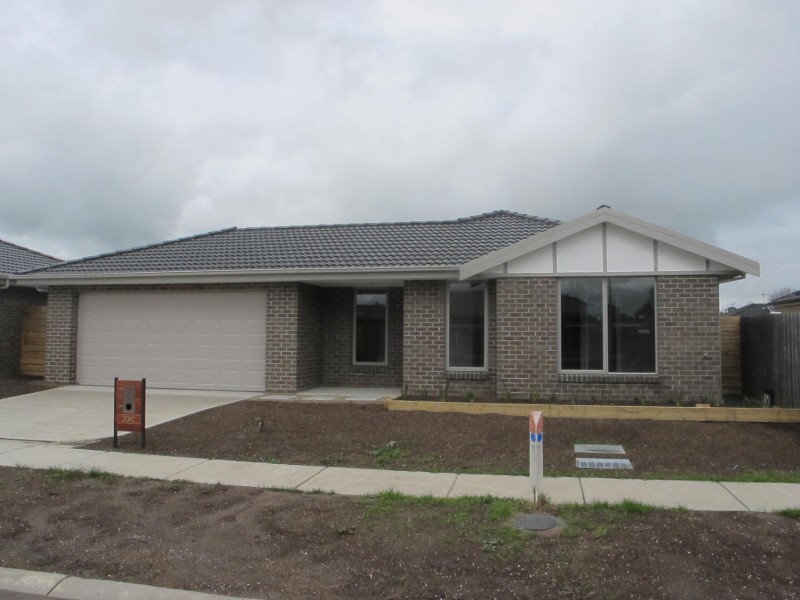 2/9 Burnnett Court, Longwarry VIC 3816