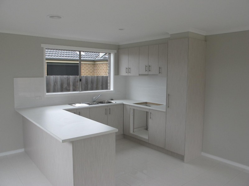 2/9 Burnnett Court, Longwarry VIC 3816