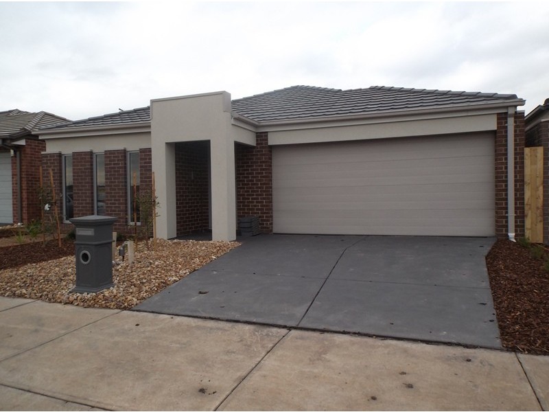 4 Longmeadow Road, Officer VIC 3809