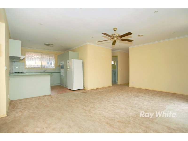 10 Montrose Way, Cranbourne West VIC 3977