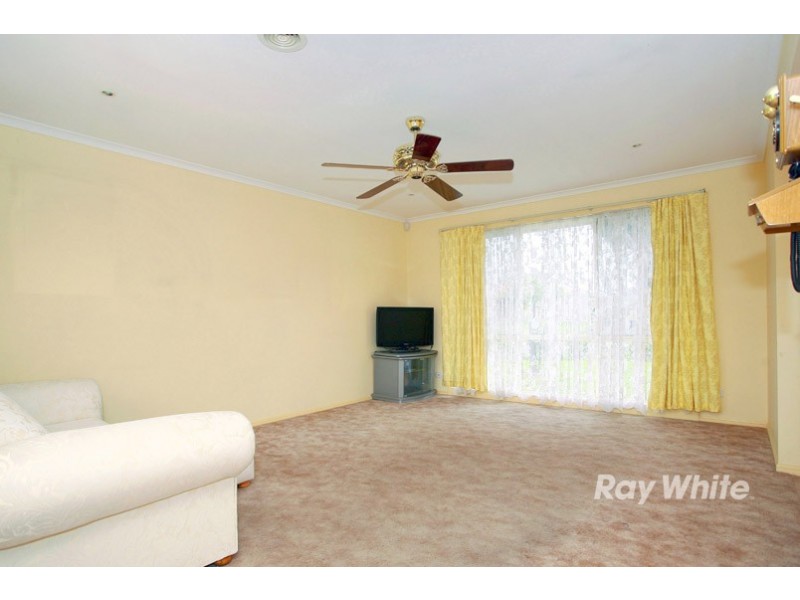 10 Montrose Way, Cranbourne West VIC 3977