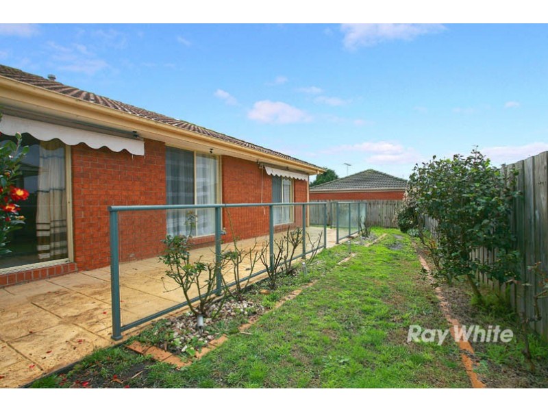 10 Montrose Way, Cranbourne West VIC 3977