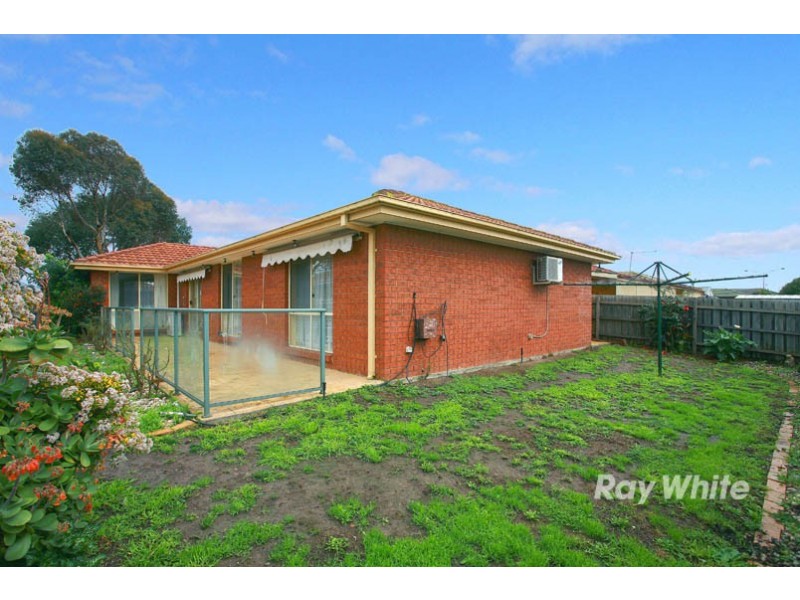 10 Montrose Way, Cranbourne West VIC 3977