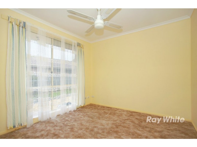 10 Montrose Way, Cranbourne West VIC 3977