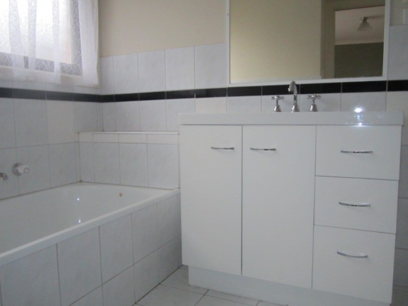 21 Franks Way, Cranbourne North VIC 3977