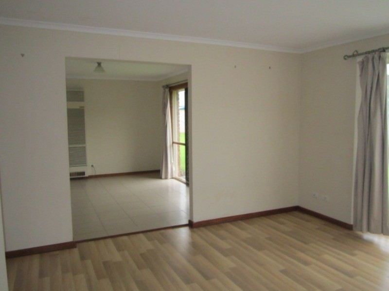 21 Franks Way, Cranbourne North VIC 3977