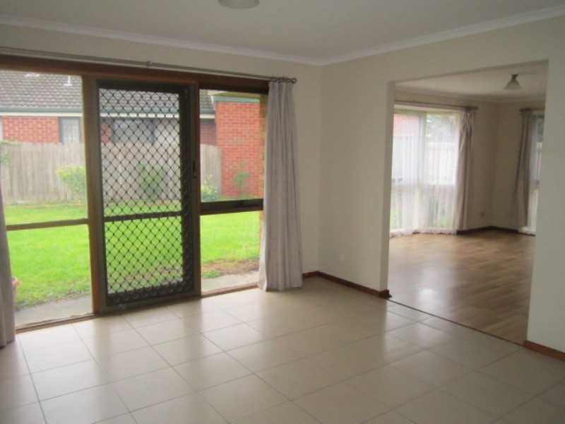 21 Franks Way, Cranbourne North VIC 3977