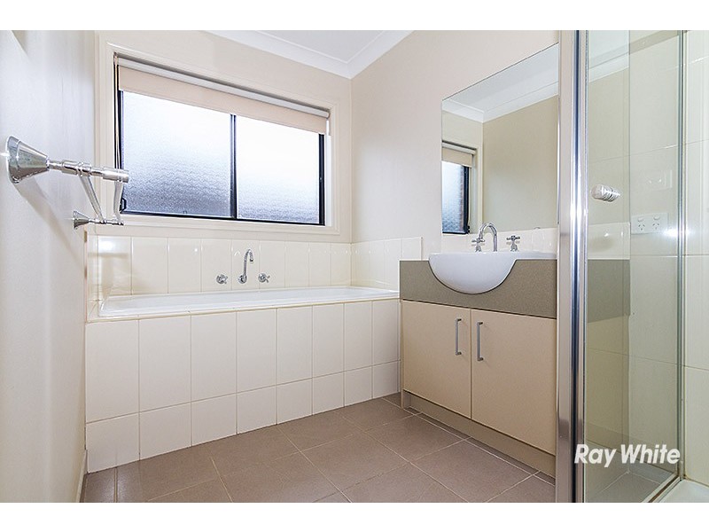 13 Pharaoh Drive, Cranbourne North VIC 3977