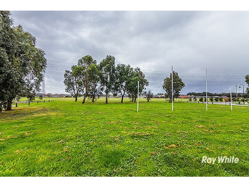 13 Pharaoh Drive, Cranbourne North VIC 3977