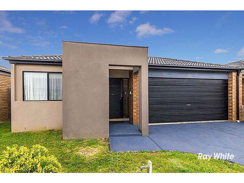 13 Pharaoh Drive, Cranbourne North VIC 3977