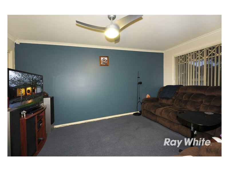 2 Nyarrin Place, Cranbourne West VIC 3977