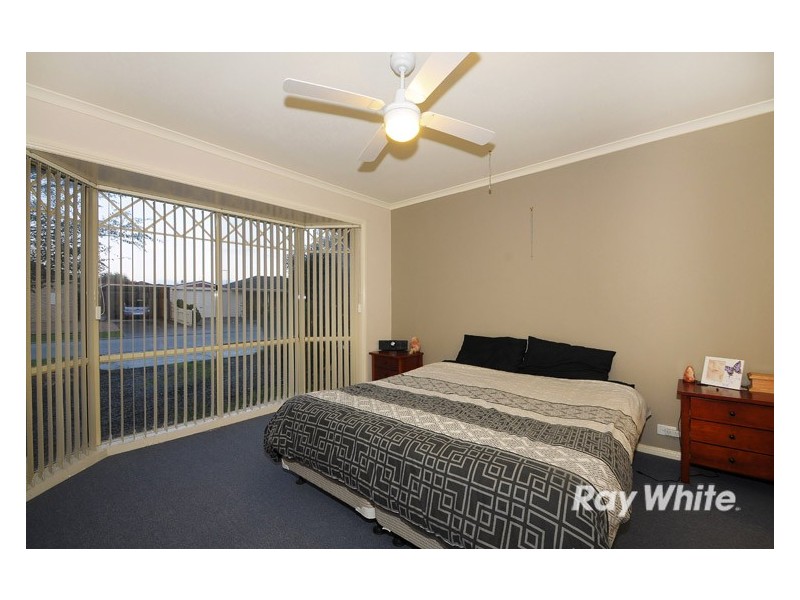 2 Nyarrin Place, Cranbourne West VIC 3977