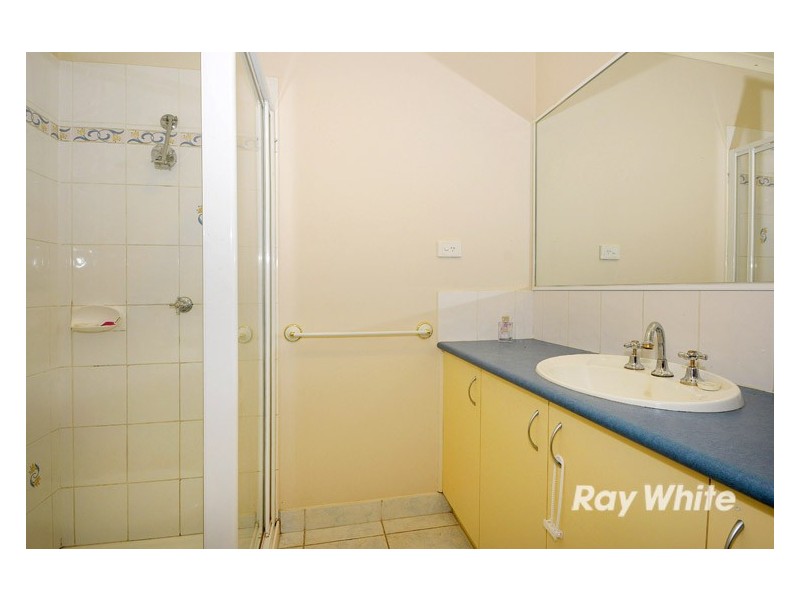 2 Nyarrin Place, Cranbourne West VIC 3977