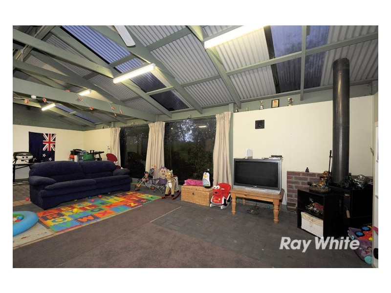 2 Nyarrin Place, Cranbourne West VIC 3977
