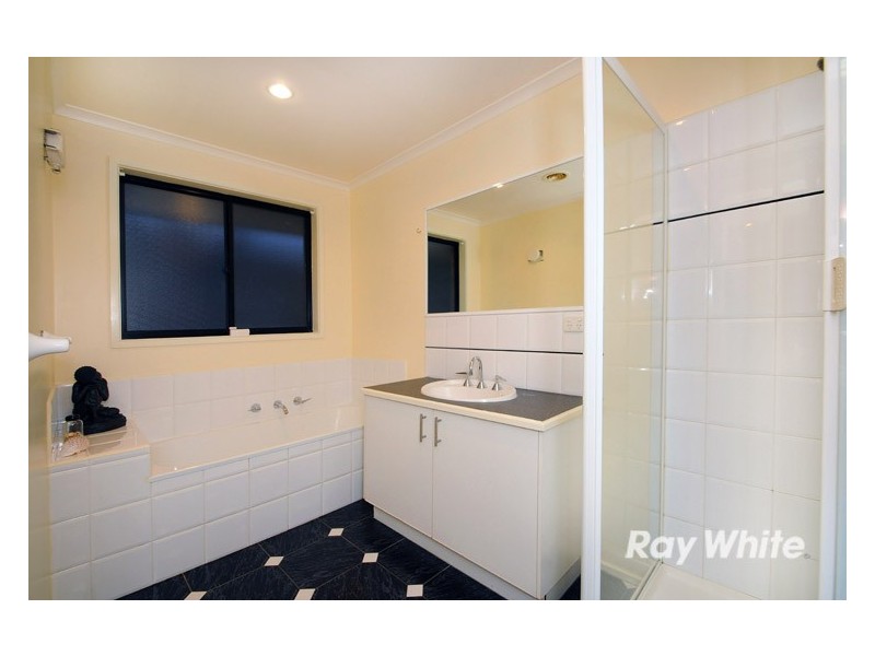 11 Fig Court, Cranbourne North VIC 3977