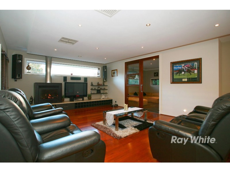 5 Phoenix Avenue, Cranbourne North VIC 3977