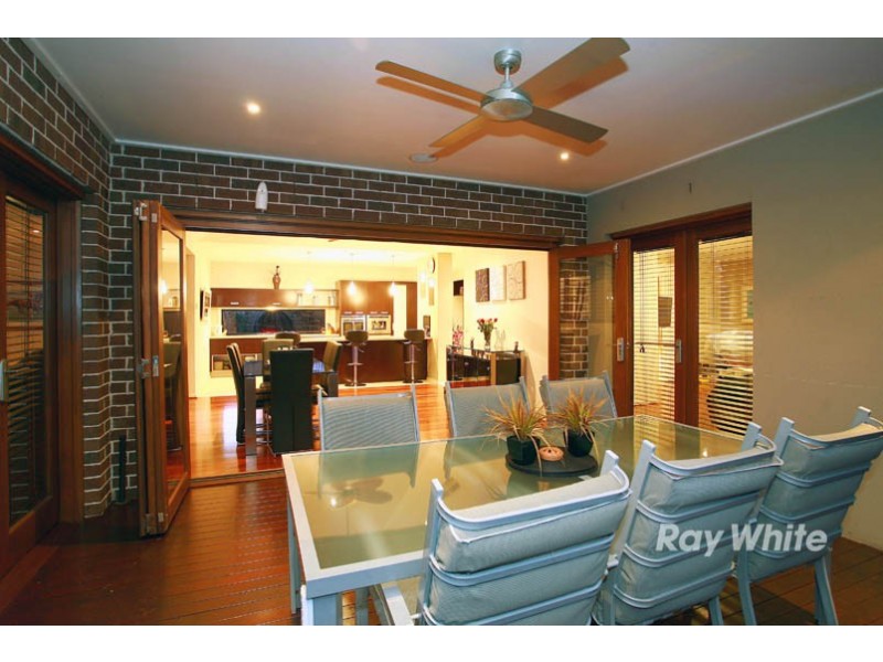 5 Phoenix Avenue, Cranbourne North VIC 3977