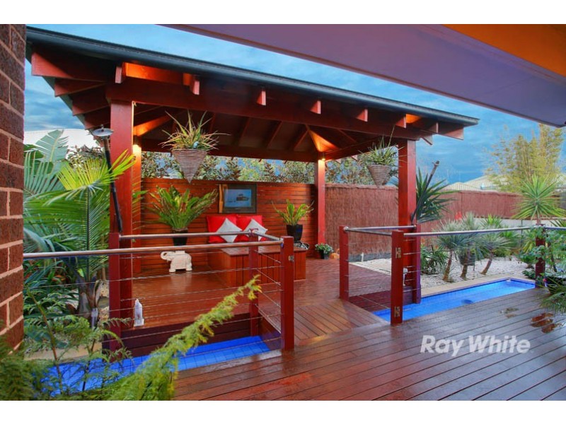 5 Phoenix Avenue, Cranbourne North VIC 3977